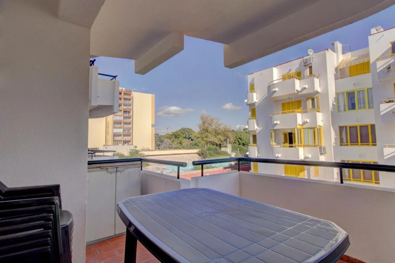 Al - Apartamento 1021 Impervilla Quarteira 0*,  Portugal