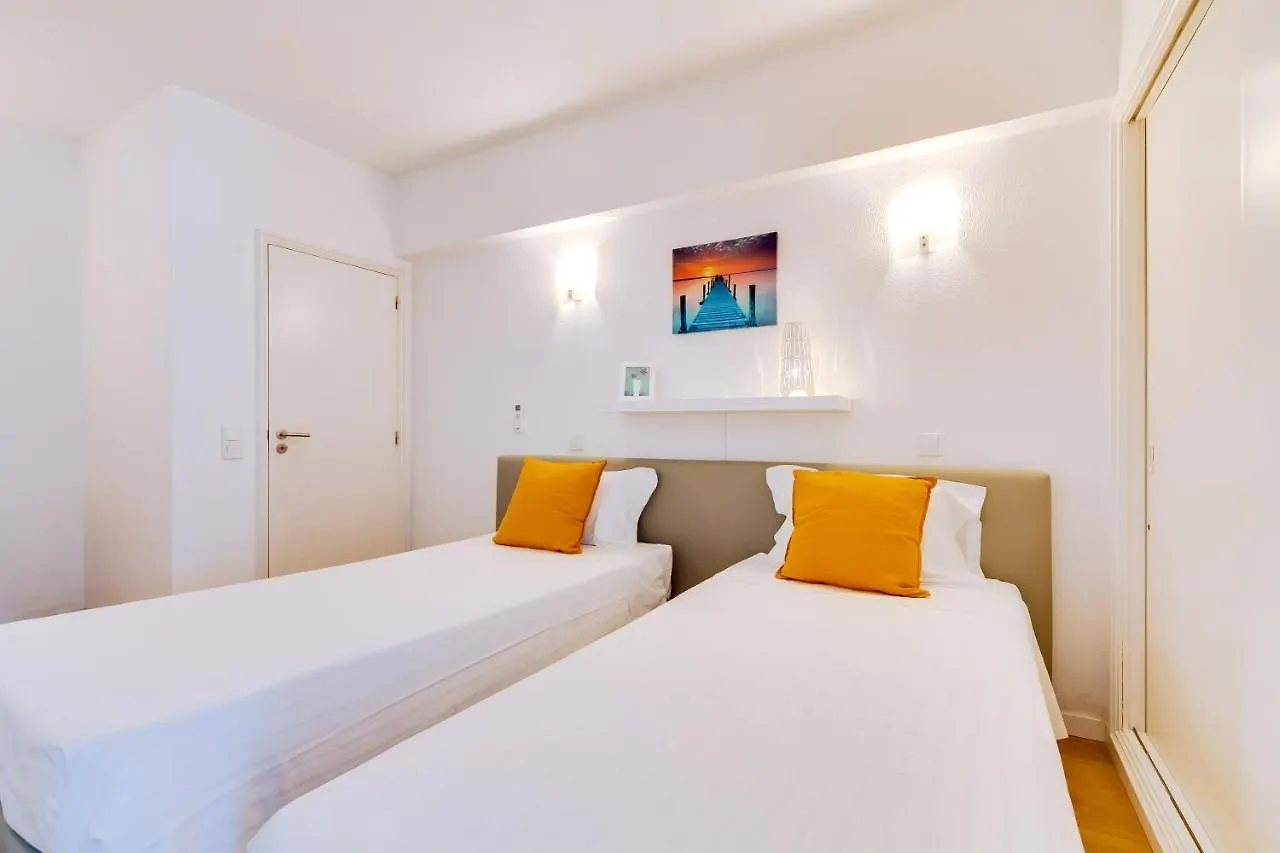 Al - Apartamento 1021 Impervilla Quarteira 0*,  Portugal
